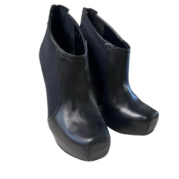 Women's Jessica Simpson Livia Black Leather and Fabric Booties Size 5.5 - Picture 1 of 7
